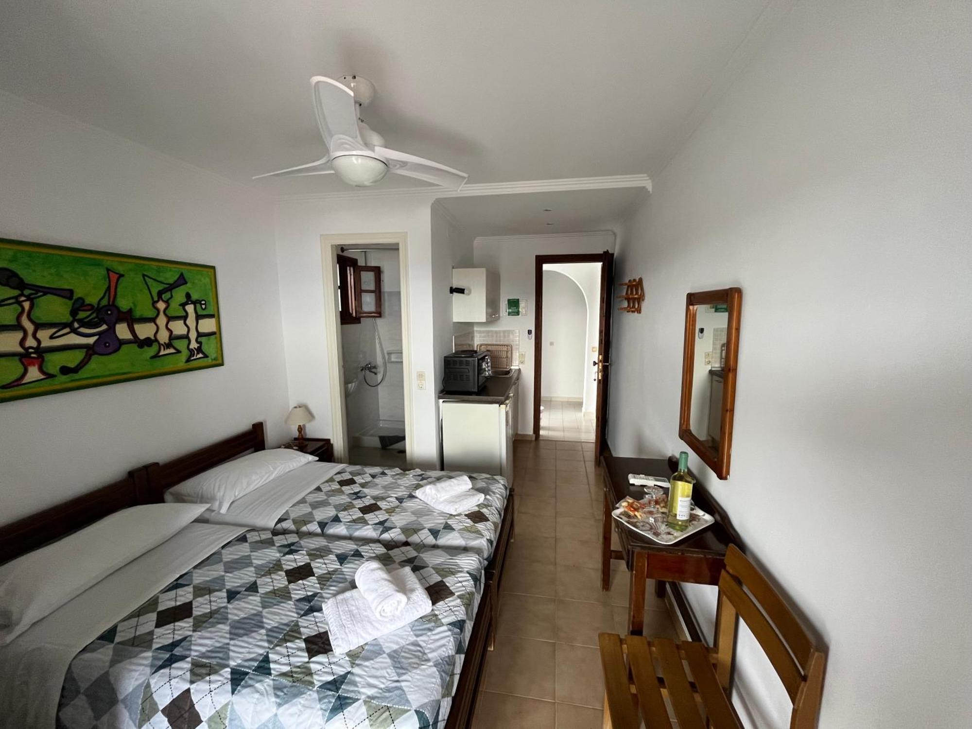 Villa Perris Studios Kassiopi Extérieur photo