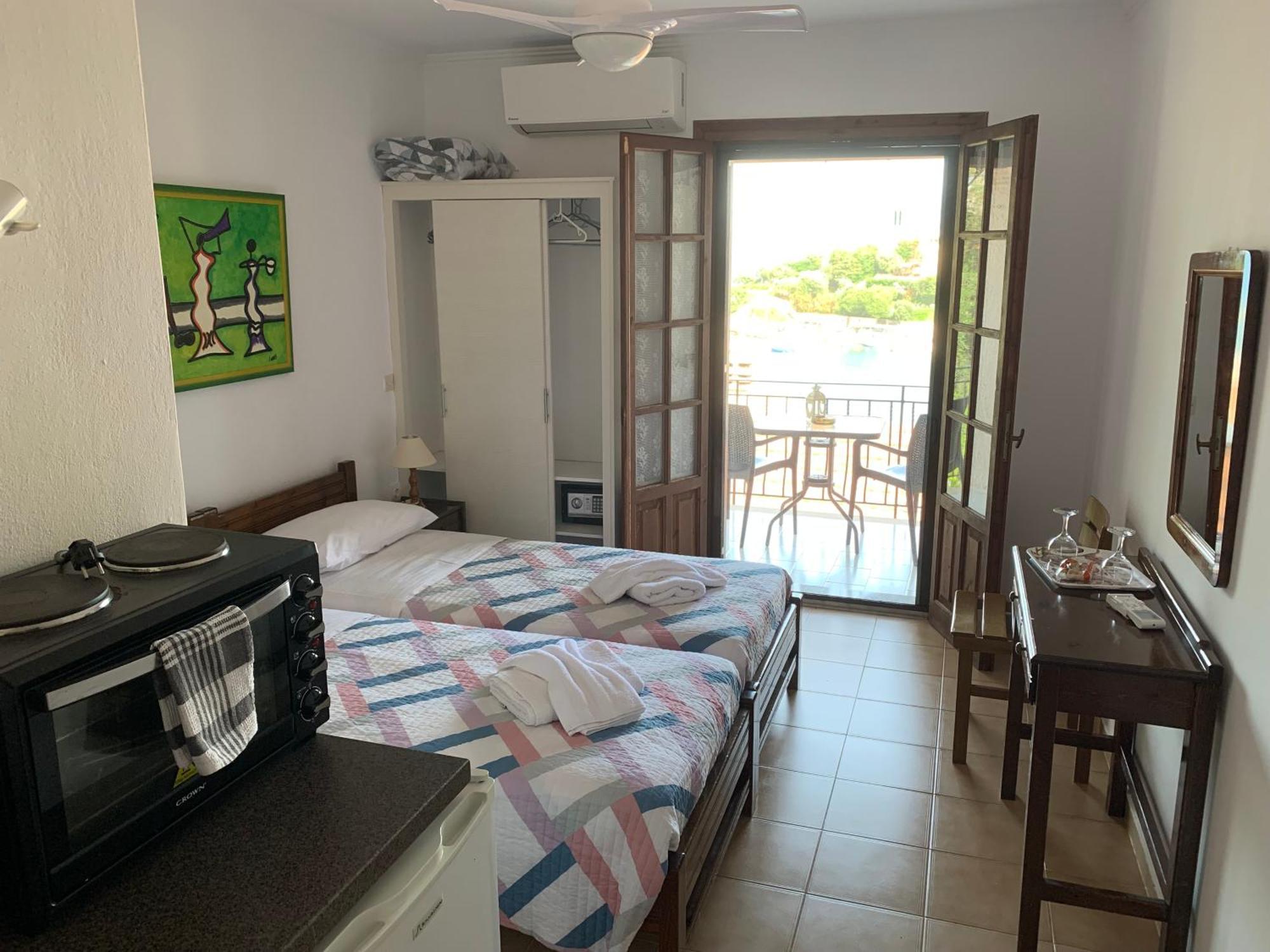 Villa Perris Studios Kassiopi Extérieur photo